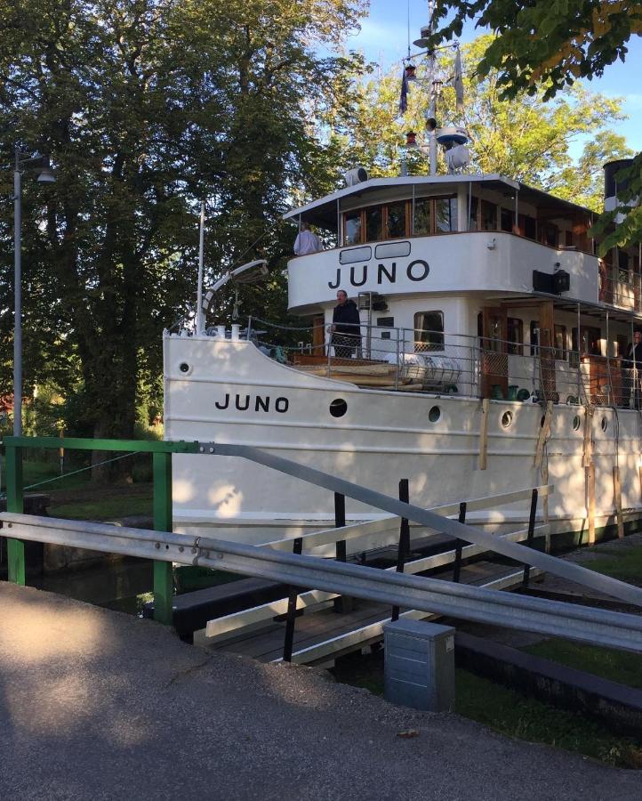 Hajstorp Slusscafe & Vandrarhem Töreboda Exteriér fotografie